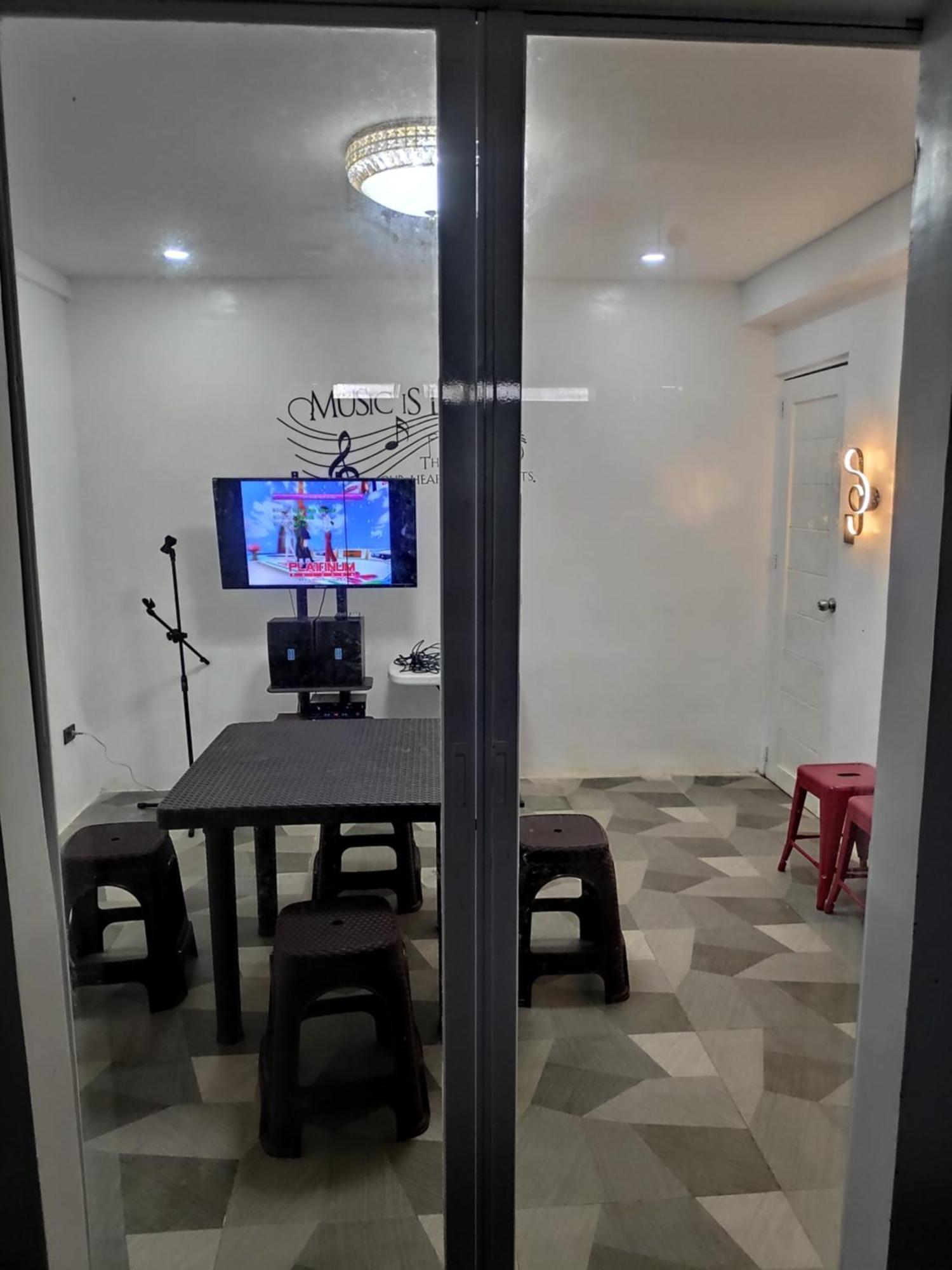 Tagaytay Staycation By Naya And Darla W Free Swimming Pool, Wifi & Netflix تاجيتاي المظهر الخارجي الصورة