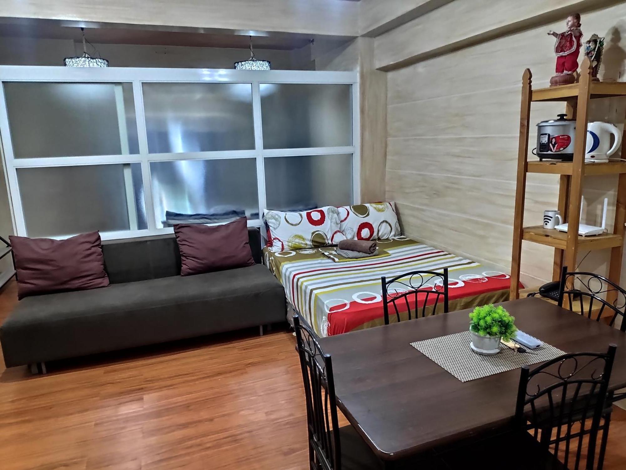 Tagaytay Staycation By Naya And Darla W Free Swimming Pool, Wifi & Netflix تاجيتاي المظهر الخارجي الصورة